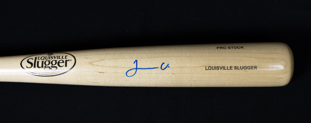 Joendry Vargas Signed Bat (Dodgers Top 10 Prospect) - Beckett Authenticated